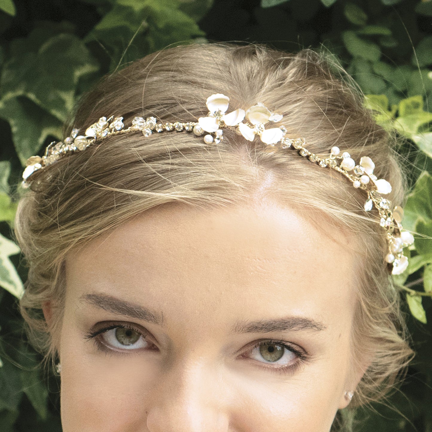 Alexia - Gold Crystal Delicate Flower Hair Vine